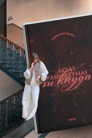 LT Knygos prenumerata – aklas pasimatymas su knyga nr. 09 Spalis | karikartelskaito.lt